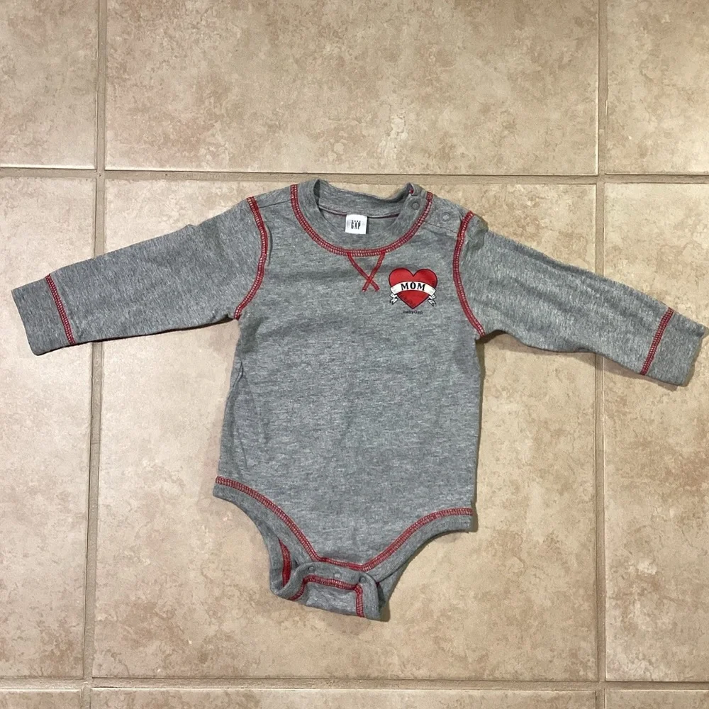 Gap Baby Gap Gray Long Sleeve Snap Onesie Infant